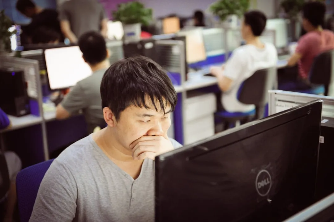 HMI人机界面产品选型指南:从面板到组屏的关键参数对比